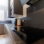 Large 4 Bedroom Near Bastille Апартаменты *