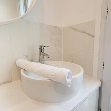 Daire Large 4 Bedroom Near Bastille *