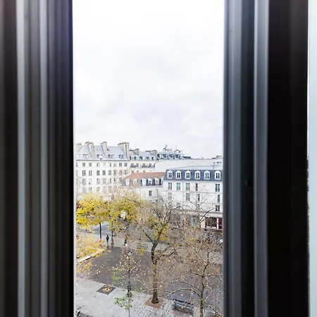 Large 4 Bedroom Near Bastille *