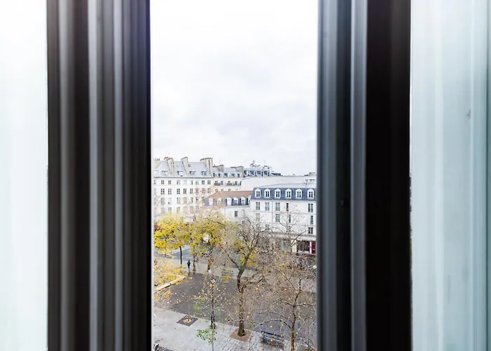 Large 4 Bedroom Near Bastille *