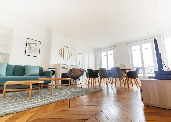 Large 4 Bedroom Near Bastille * Παρίσι